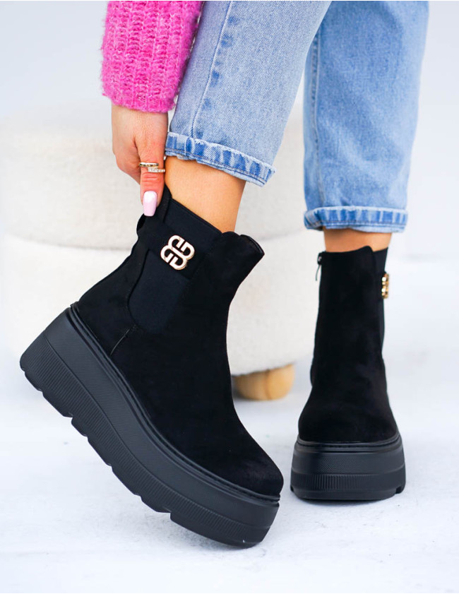 Czarne Zamszowe Eleganckie Botki Na Koturnie Sign