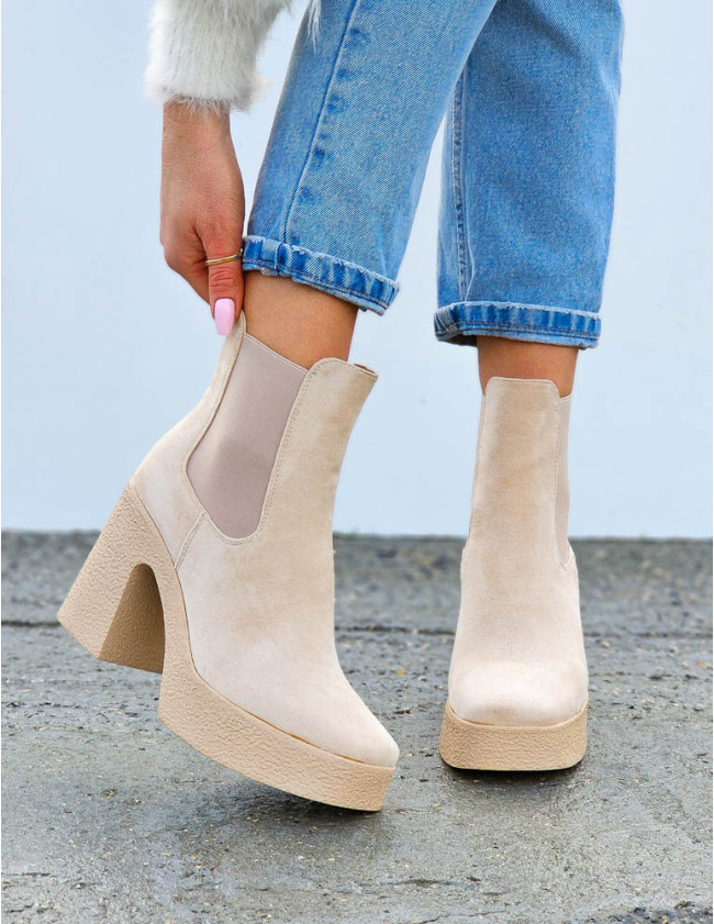 Beżowe Botki Blogerki Ocieplane Na Słupku
