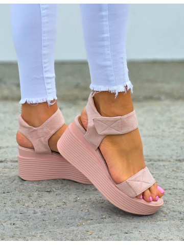 Pudrowe Lekkie Sandały Na Koturnie Bianca