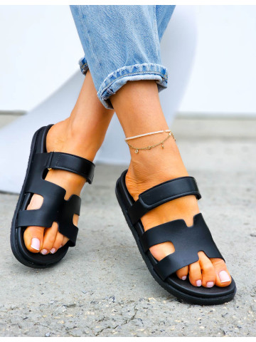 Profilowane Klapki Na Grubej Podeszwie Herves Czarne