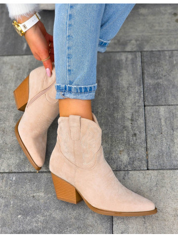 Krótkie Beżowe Botki Kowobjki Na Słupku Indiana