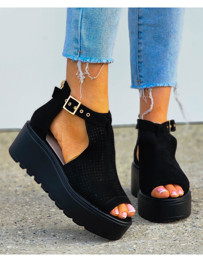 Czarne Zabudowane Sandały Na Koturnie Madam Black