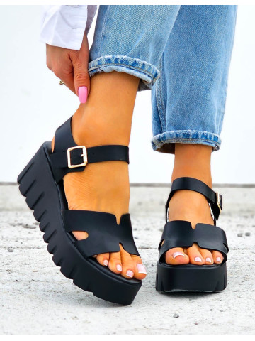 Lekkie Sandały Na Koturnie Varles Czarne