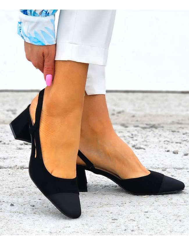 Czarne Czółenka z Zakrytym Noskiem Na Klocku