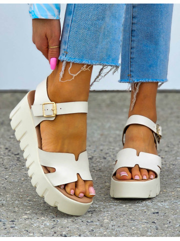 Lekkie Sandały Na Koturnie Varles Beżowe