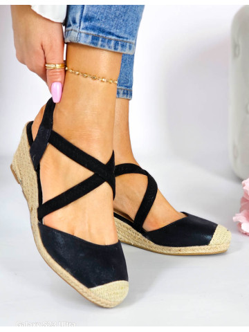 Czarne Sandały Na Koturnie Zakryte Palce Zahara