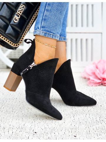 Czarne Zamszowe Botki Na Obcasie Słupku Criss Czarne Zamszowe Botki Na Obcasie Słupku Criss