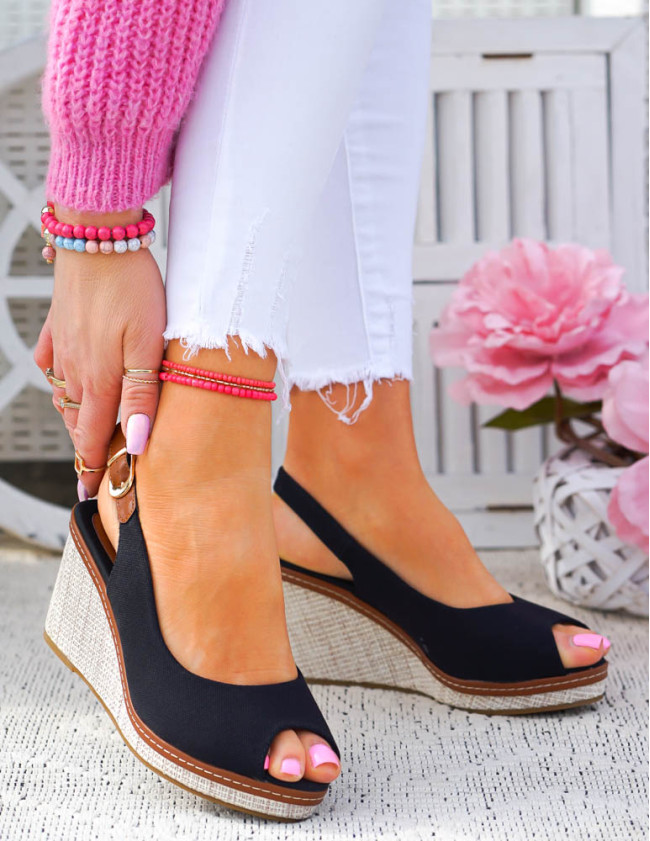 Sandały Na Koturnie Płócienne Tomi Hally